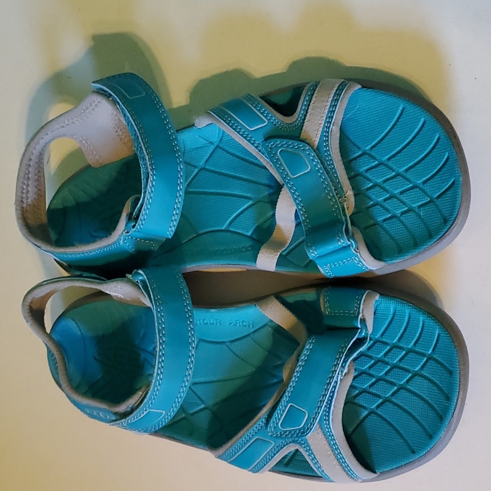 Keens women's 10 blue velcro strappy athleisure sandles